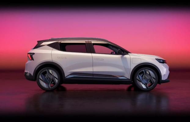 Riedo Baucenter AG setzt auf Elektromobilität – zwei neue Renault Scenic E-Tech